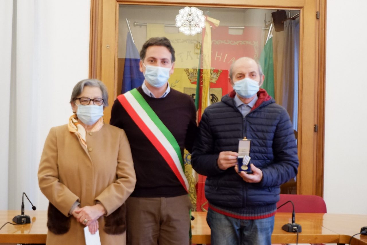 Bresciani internati nei lager nazisti: medaglia d’onore a Carlo Bettoni