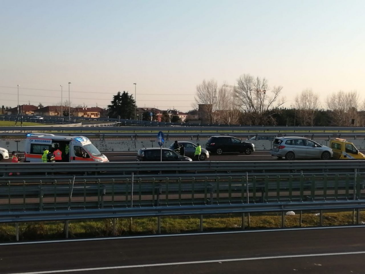 Maxi tamponamento in A4 in direzione Milano, arriva l’elisoccorso a Trezzo