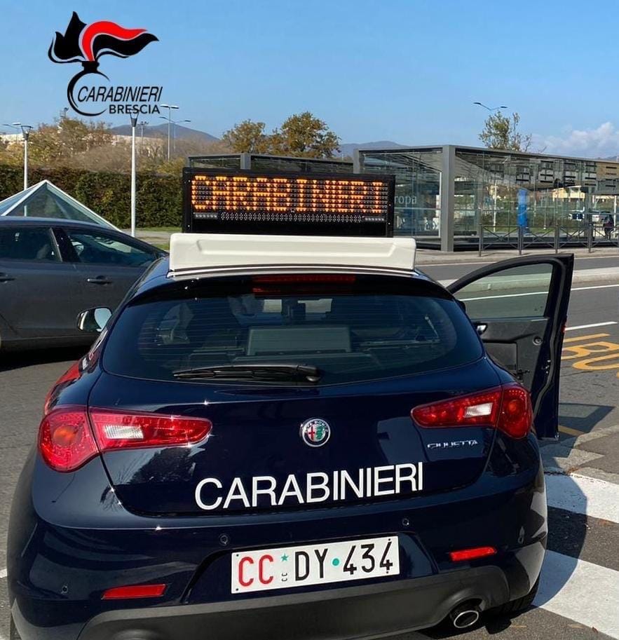 Taglieggiava un minore alla stazione dei bus: arrestato per estorsione