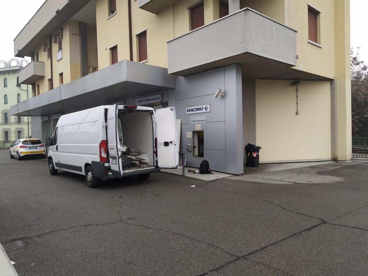 Colpo al bancomat: trafugati circa 85mila euro