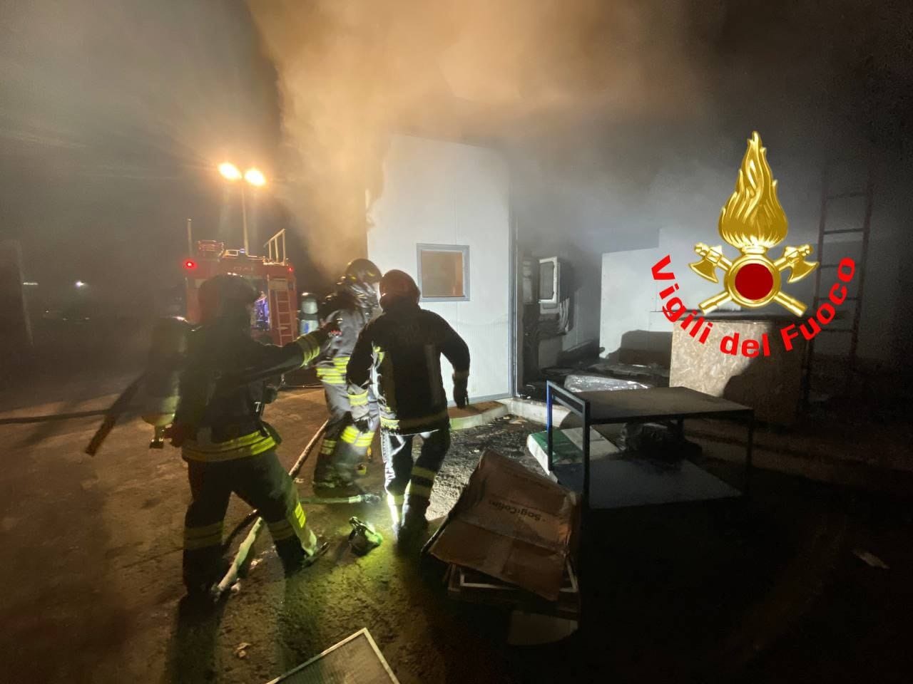 Incendio all’Alfa Acciai, in fiamme cabina elettrica