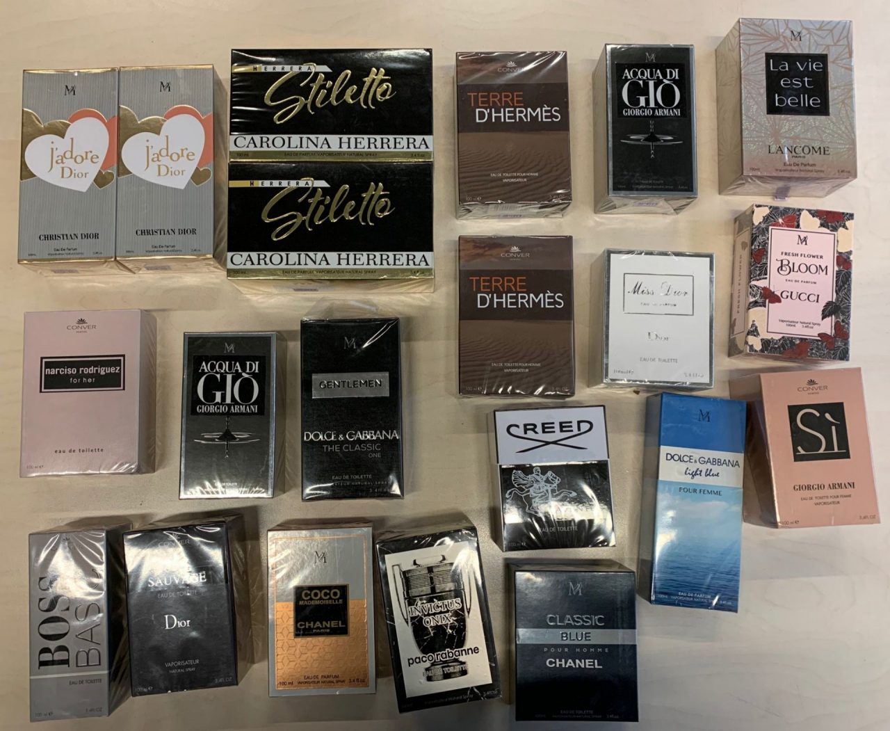 Vendeva profumi contraffatti: multa da 3mila euro