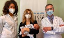 Padova, nate due bambine immuni al Covid: video e foto del primo caso in Italia