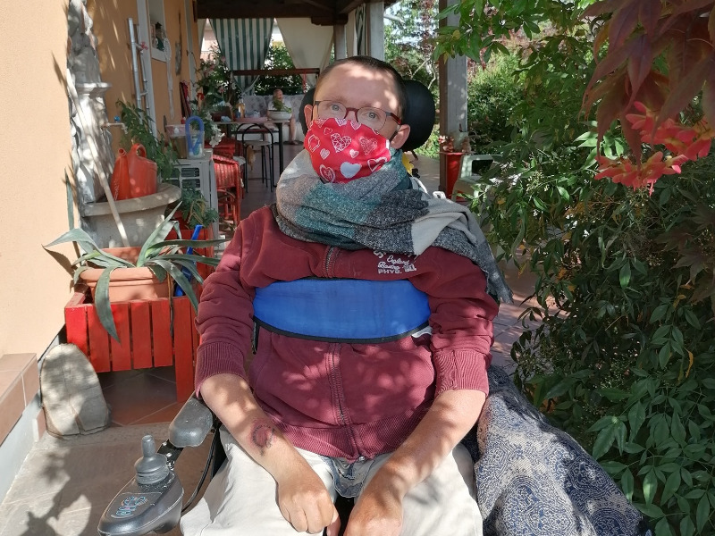 Ha la distrofia muscolare e lancia un appello per tutti i disabili “dimenticati dal piano vaccinale”