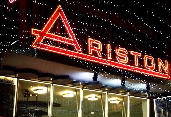 Festival di Sanremo, al via questa sera la 74esima edizione: sul palco i bresciani in gara