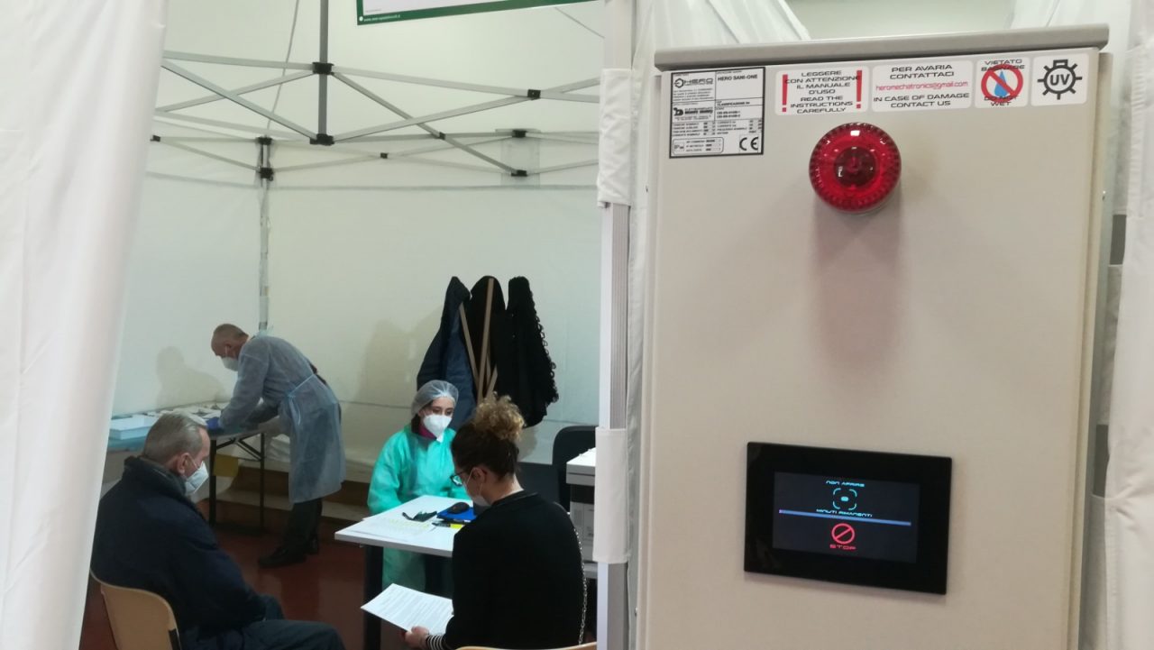 La start up Hero Mechatronics ha creato l’armadio che sanifica i camici in 30 secondi