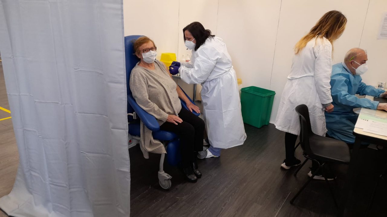 Aperto l’hub vaccinale all’ex bocciodromo di Manerbio