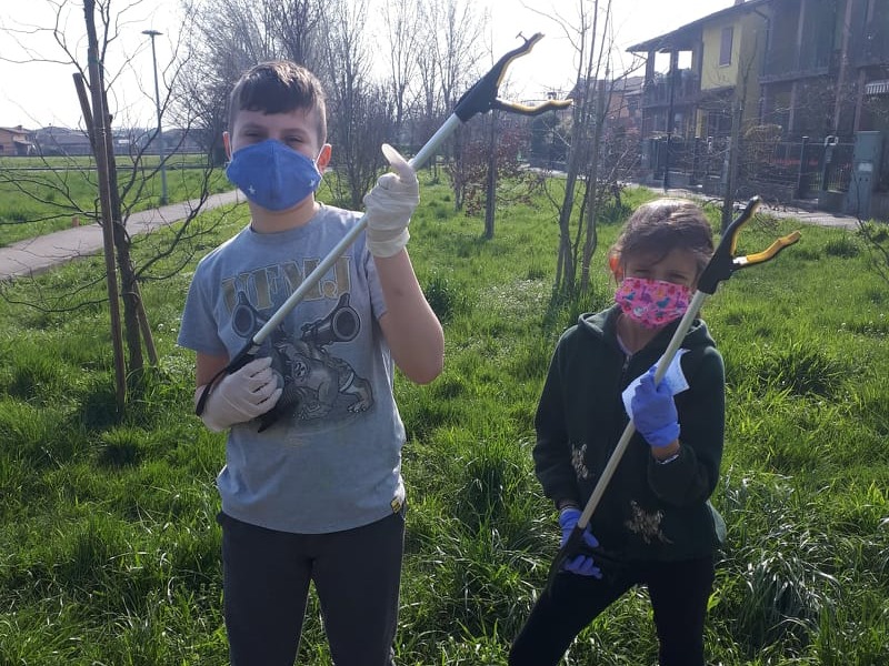 “Aiutateci ad aiutare il pianeta”: l’appello dei piccoli ecologisti Emma e Matteo