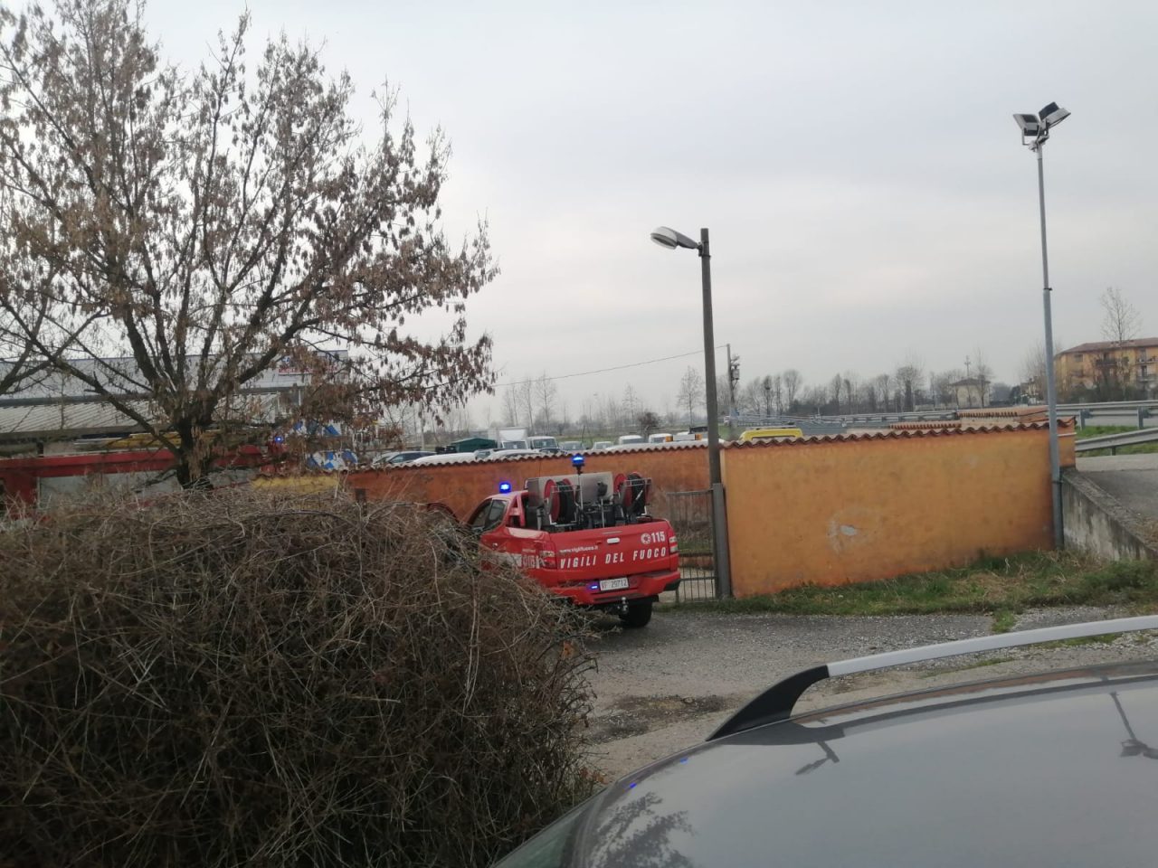 Scoppia una bombola del gas, devastata un’abitazione