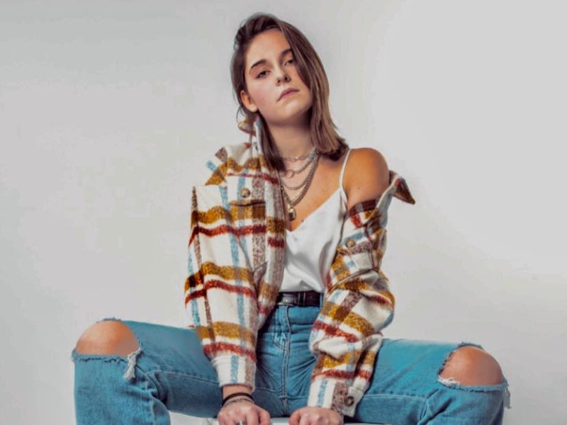 Gaia Parzani vola alto nelle classifiche con il suo “Dilemma”