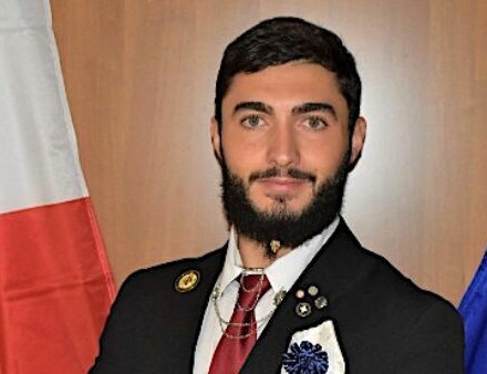 Giovane di 23 anni trovato morto in casa a Barcellona