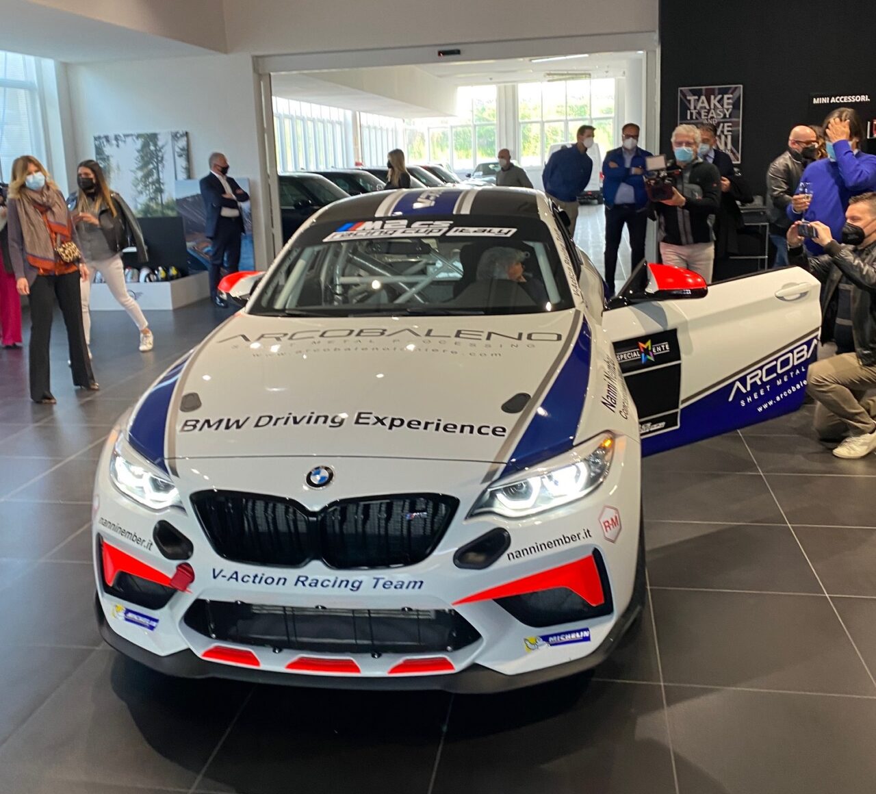 Nanni Nember e Team V-ACTION hanno presentato BMW M2 CS Racing