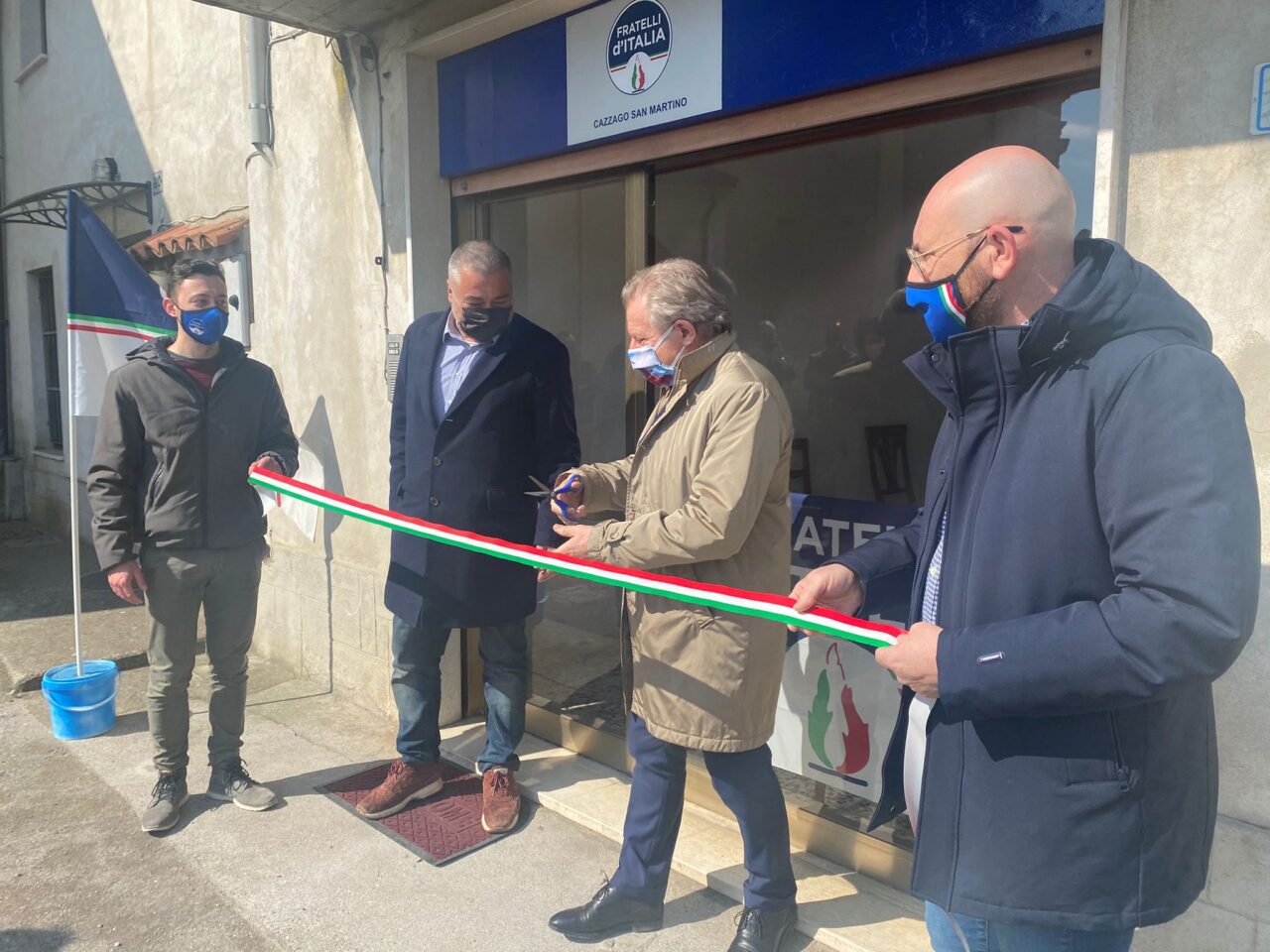 Fratelli d’Italia ha inaugurato la nuova sede: presenti Fiocchi e Maffoni