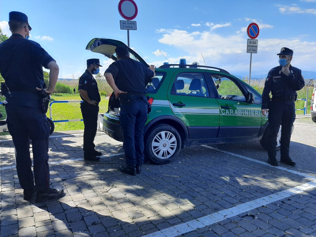 Quattrocento metri di rete da pesca al largo di Sirmione, intervengono Wwf e Carabinieri