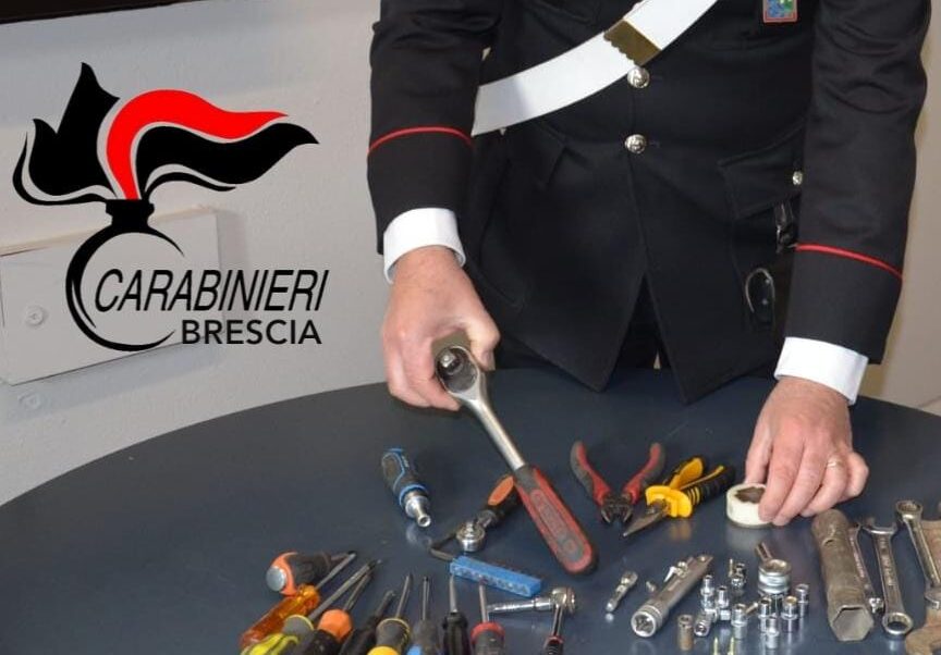 Attrezzi da scasso e 130 litri di gasolio nell’automobile, denunciati due uomini