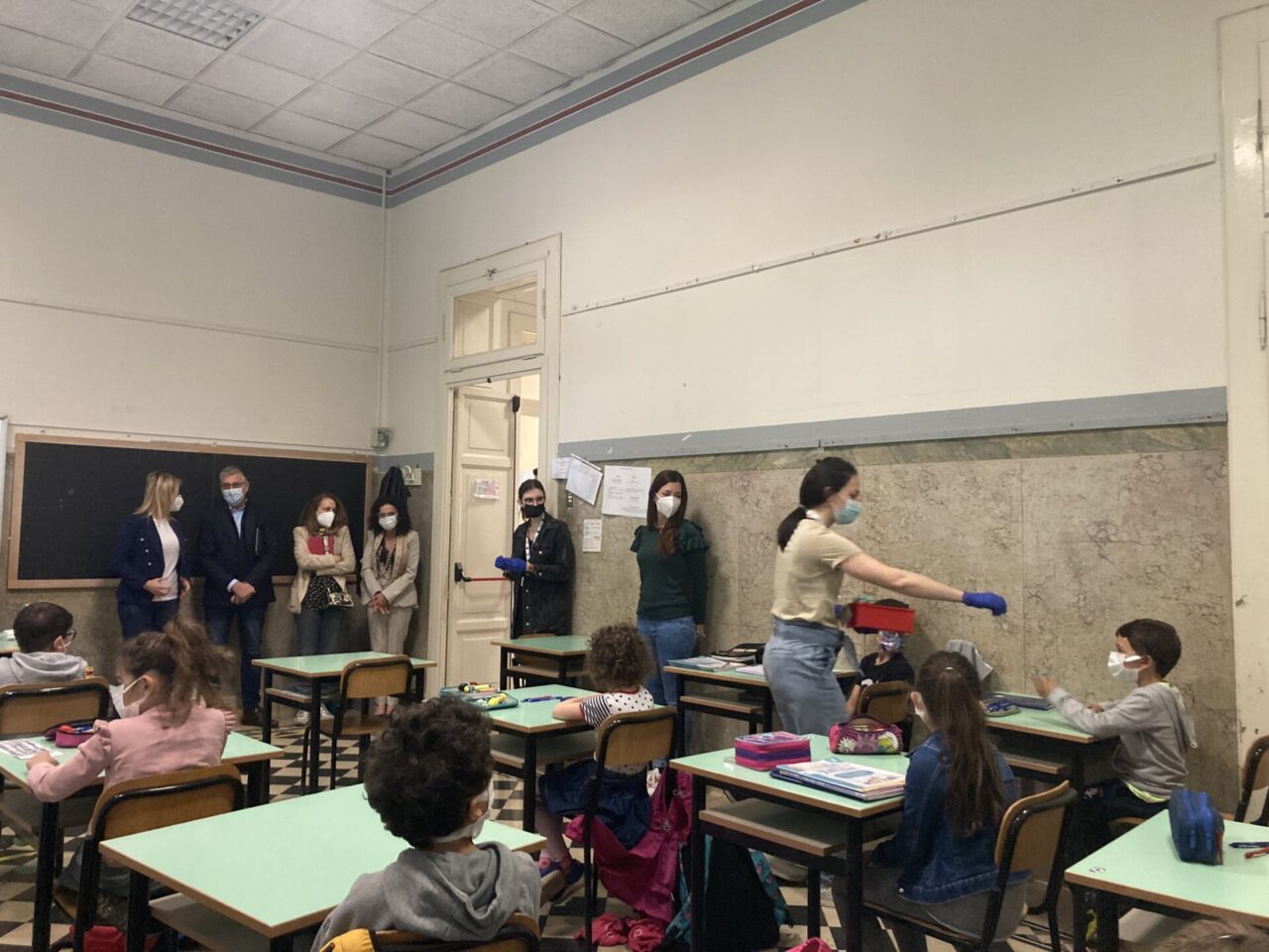 Avviato oggi lo screening nelle scuole con il tampone salivare: Travagliato è apripista