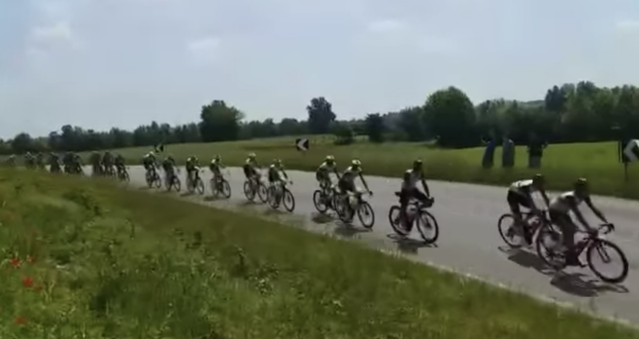 Il passaggio del Giro d’Italia incanta Pozzolengo