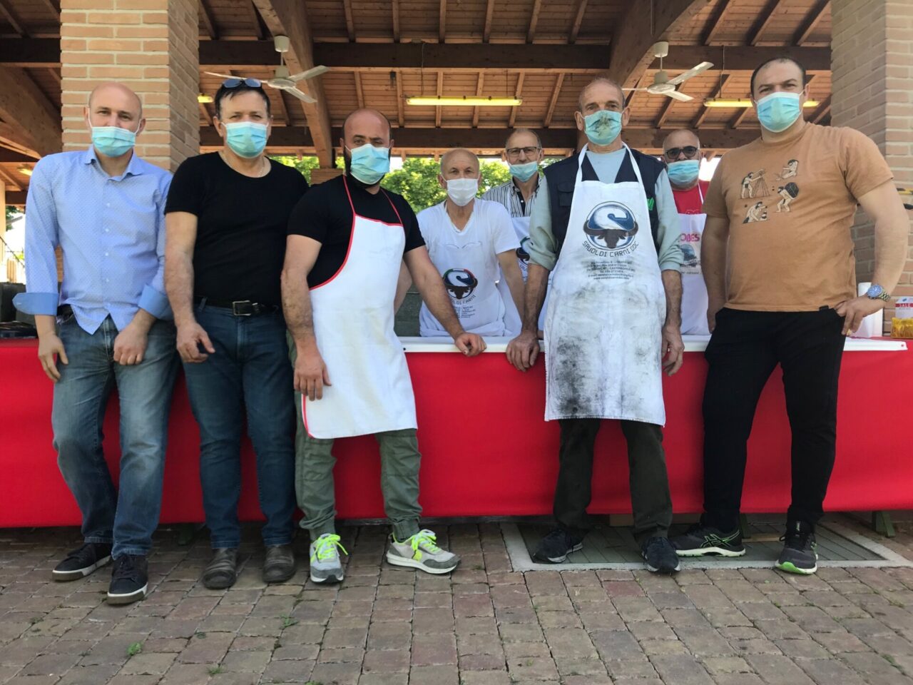 Spiedo per “Un Sorriso di Speranza”: 1250 porzioni di solidarietà