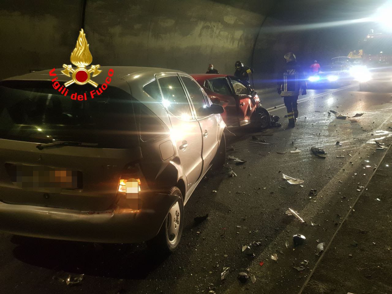 Frontale in galleria a Marone, tre ambulanze impegnate