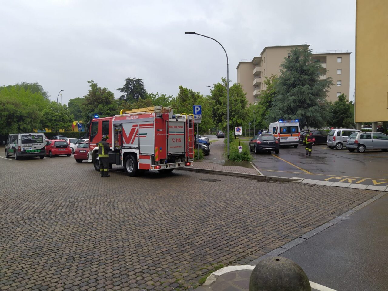 Tragedia in casa: uomo senza vita trovato dai pompieri