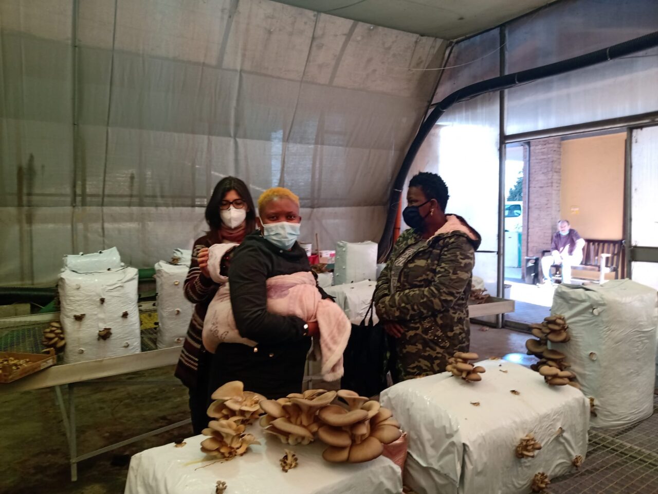 Nasce a Brescia il progetto che sostiene le richiedenti asilo e l’agricoltura biologica