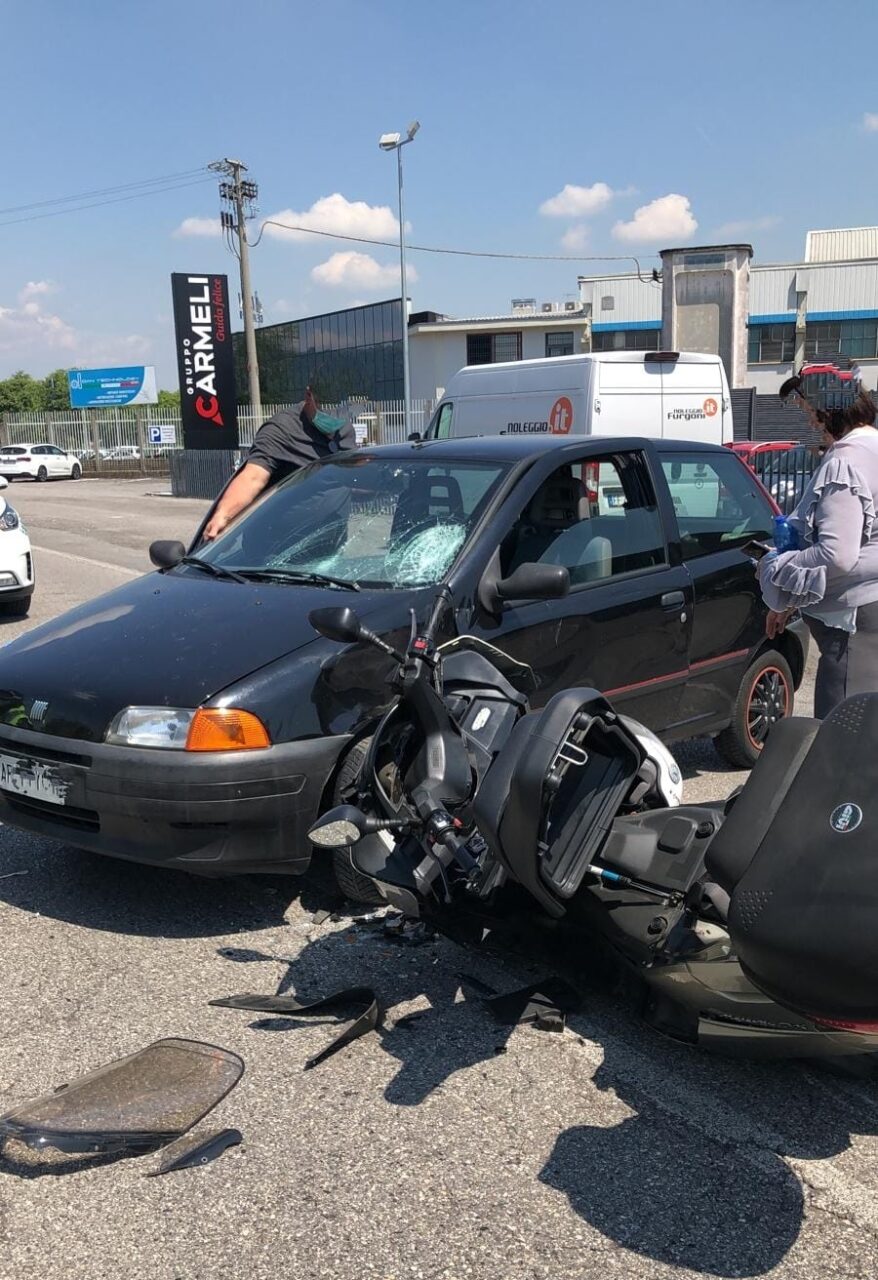Scontro tra auto e scooter tra Chiari e Coccaglio