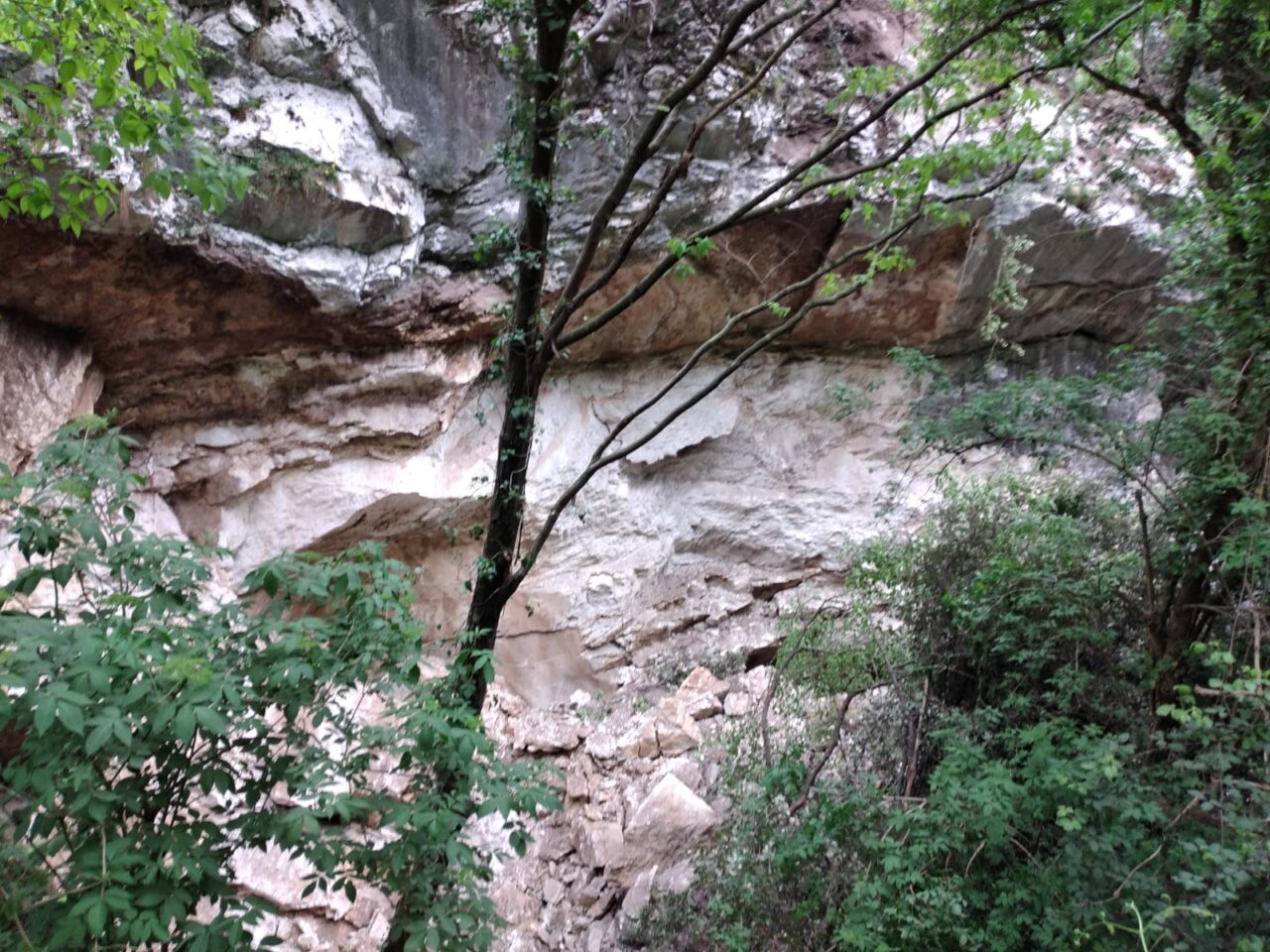 Frana a Toscolano Maderno, chiusa la Valle delle Camerate