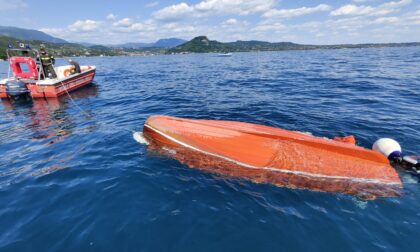 Onda anomala, si ribalta natante con tre diportisti a bordo