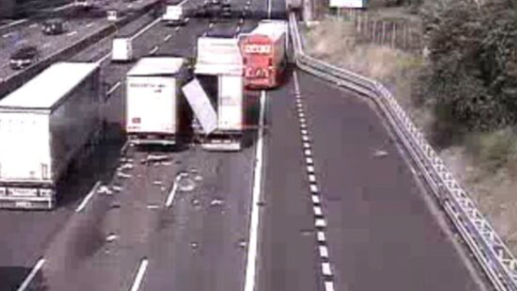 Grave incidente in Autostrada A4 con mezzi pesanti coinvolti: ambulanze ed elisoccorso sul posto