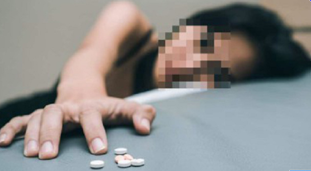 «Mi ammazzo», ma l’amante la ignora: denunciato per omissione di soccorso