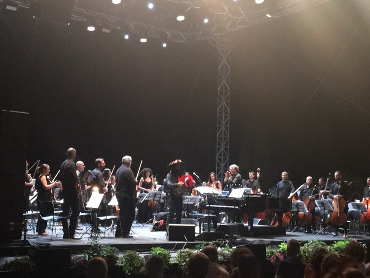 Vinicio Capossela accende il Vittoriale degli Italiani con “Bestiario d’amore”