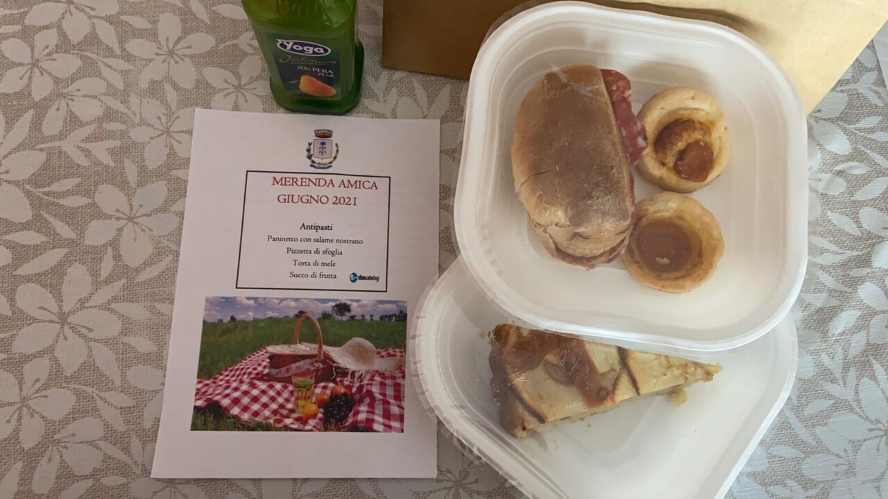 Una merenda a domicilio per gli anziani