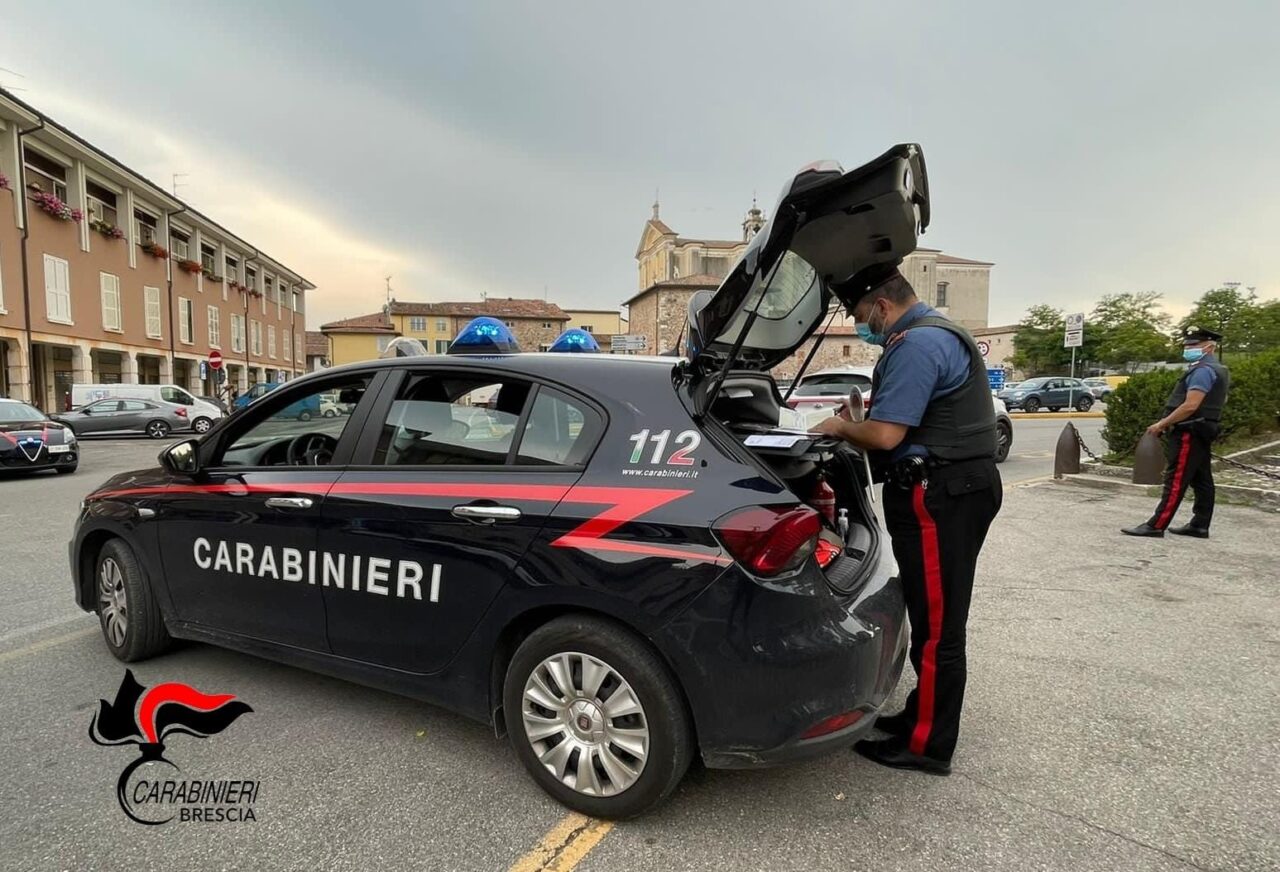 Ubriaco alla guida fugge al controllo, arrestato dopo un inseguimento