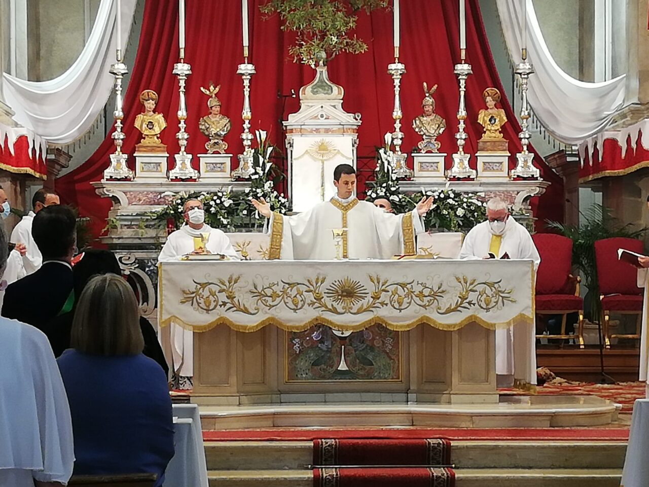 Celebrata la prima Messa di don Toninelli, ordinato ieri dal vescovo