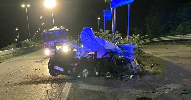 Si schianta con l’auto, miracolata una 31enne