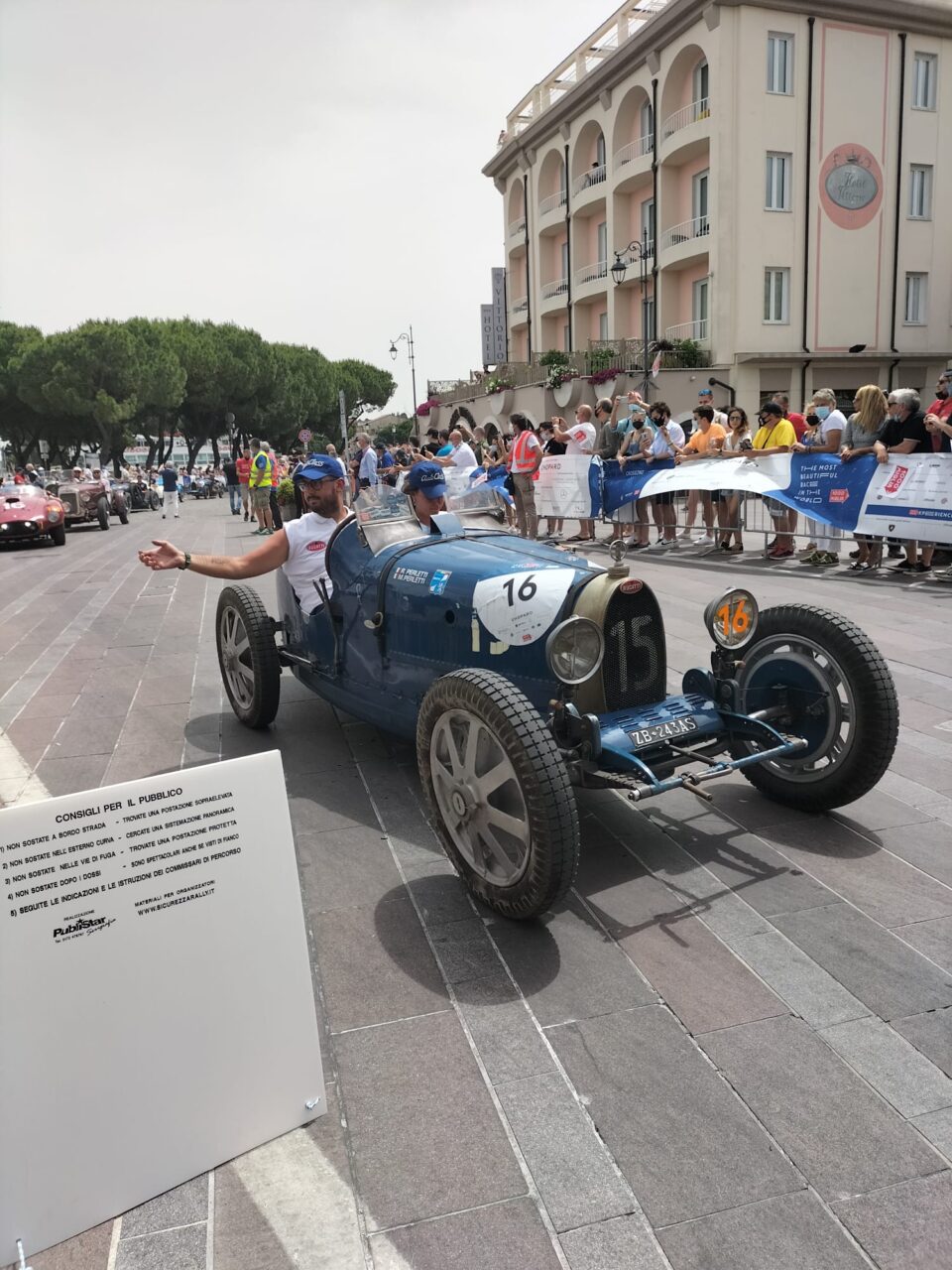 Mille Miglia: la “corsa più bella del mondo” tocca le sponde del Garda