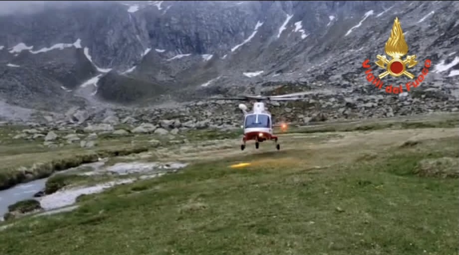 Escursionista si perde, recuperato con l’elicottero dei Vigili del Fuoco