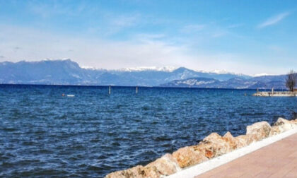 Tragedia sul Lago di Garda: 20enne si tuffa ma non riemerge, rianimato poi è morto in ospedale