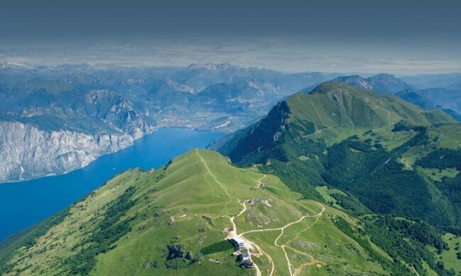 Una croce di 18 metri sul Monte Baldo, la Procura apre un’inchiesta