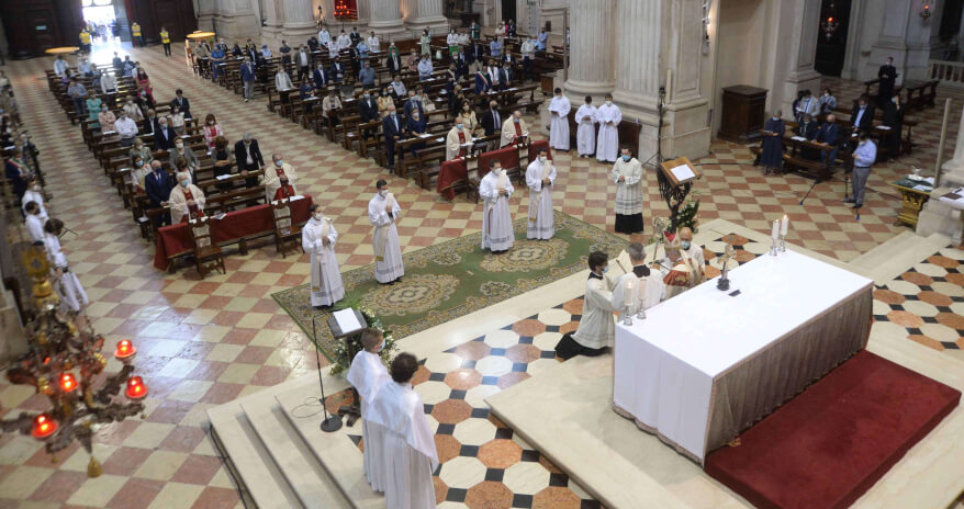 “La Chiesa ha bisogno di veri testimoni”: così il vescovo ai nuovi ordinati