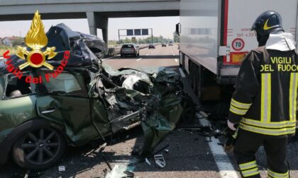 Tamponamento in A4 tra un'auto e un autoarticolato