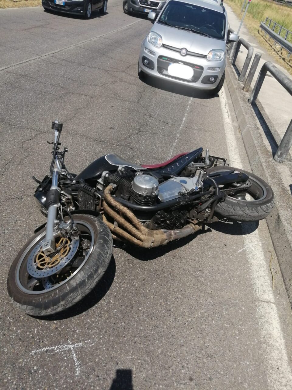 Perde il controllo della moto: giovane centauro in ospedale