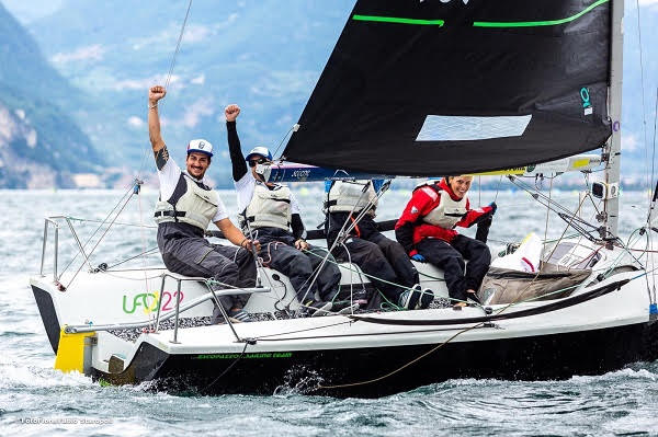 Carlo Fracassoli su Escopazzo vince il Campionato Italiano Ufo22