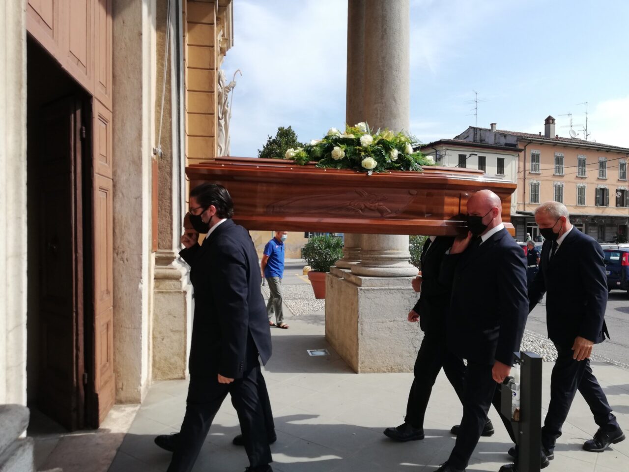 Lacrime e commozione per Giuseppe Sandrini