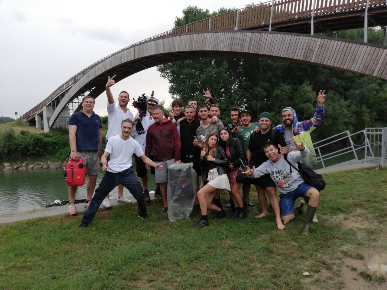 Gli irriducibili dell’Oglio sfidano il mal tempo