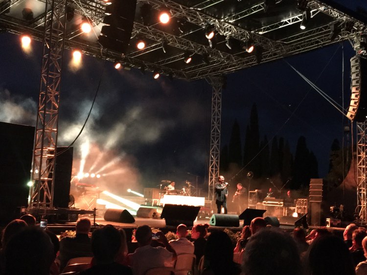 Antonello Venditti, tra sorrisi e grandi successi in una serata di pura magia