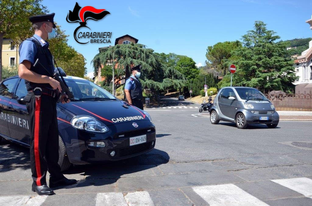 Lancia la compagna dalla finestra: arrestato per tentato omicidio aggravato