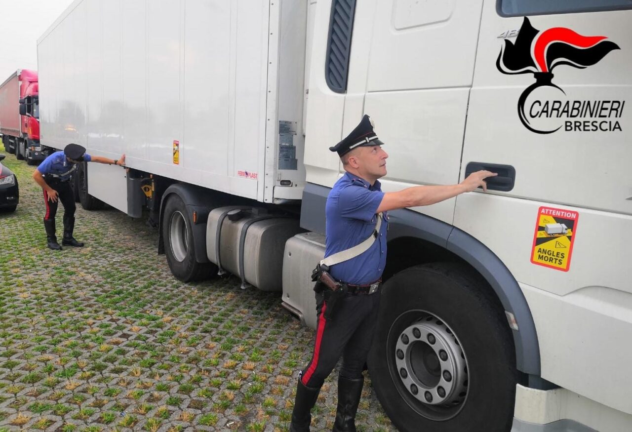 Dalla Serbia alla Bassa nascosti in un container: trovati quattro clandestini