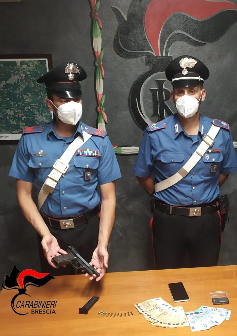 Commerciante con armi e cocaina arrestato dai Carabinieri
