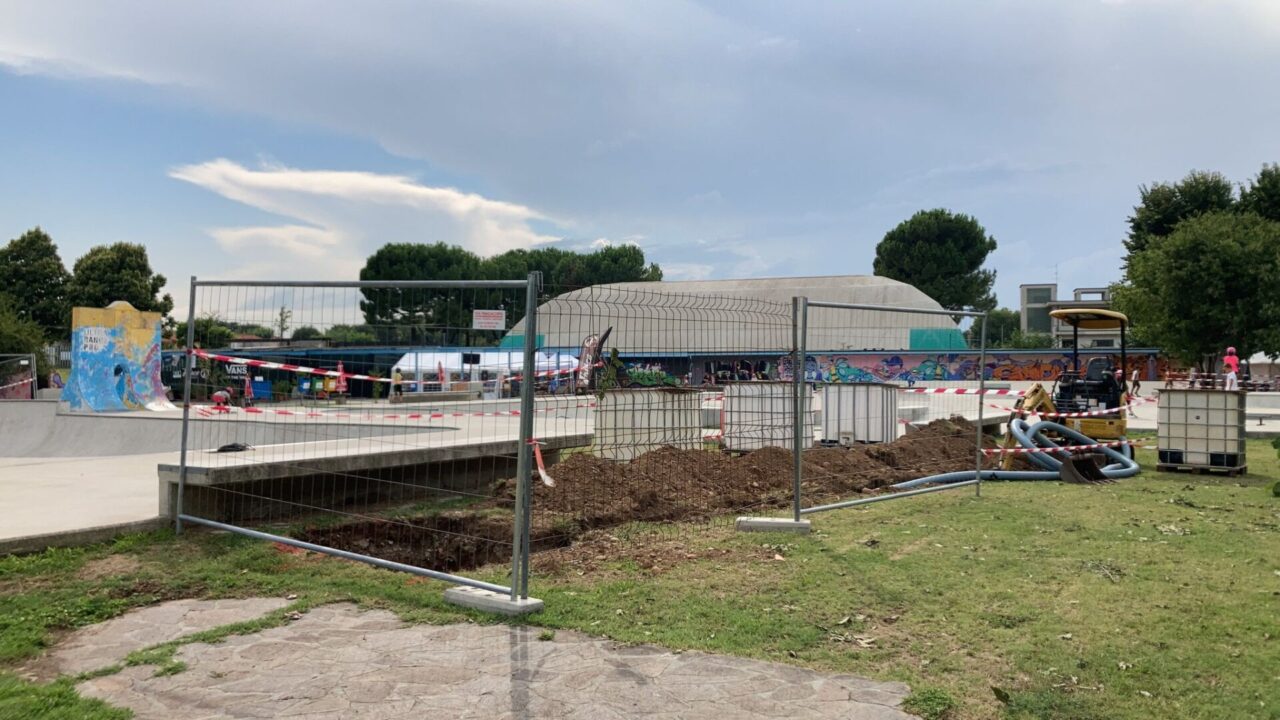 Mini rampa e illuminazione: iniziati i lavori allo skatepark